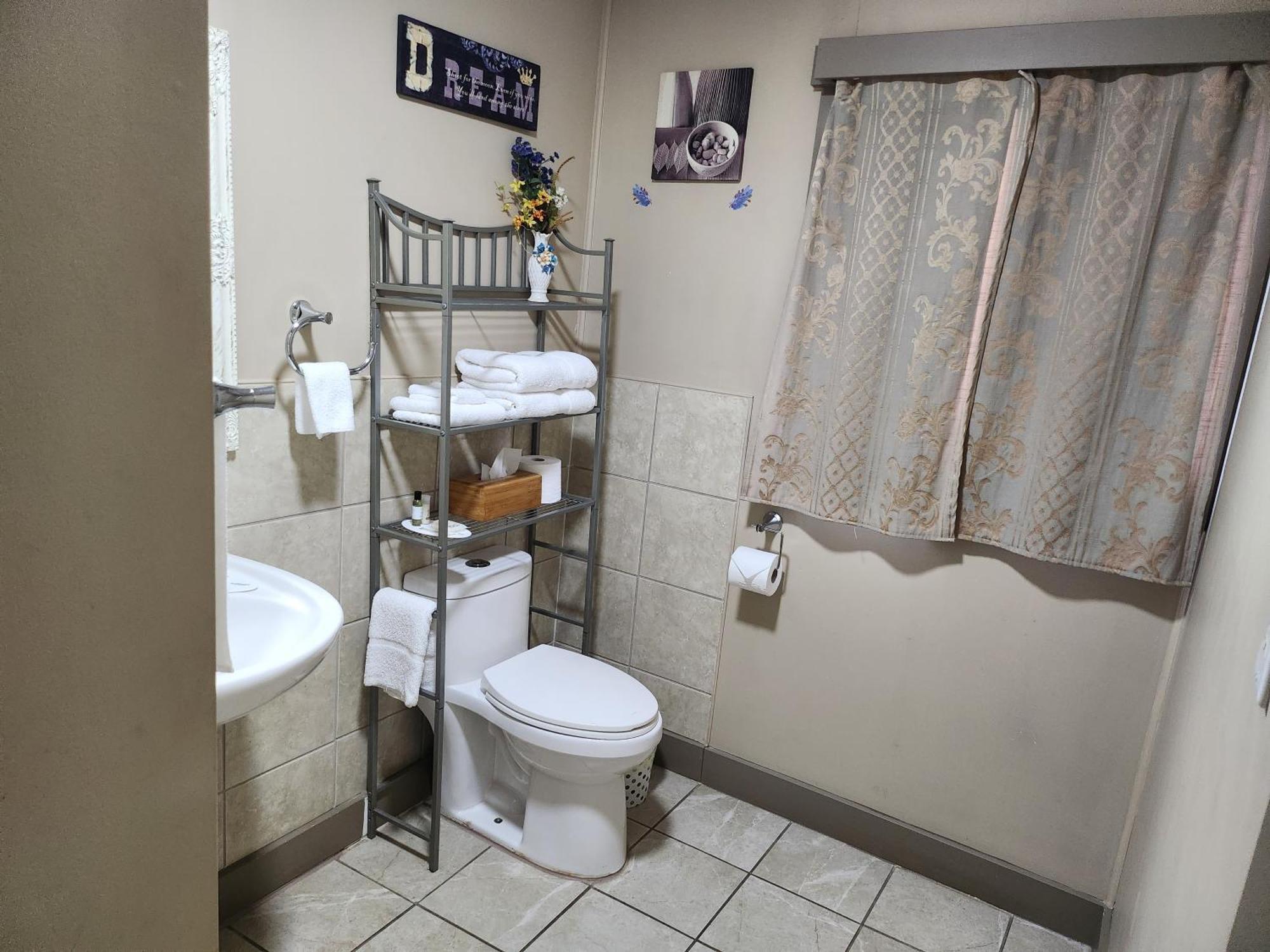 Alahart Motel Довсон-Крік Екстер'єр фото