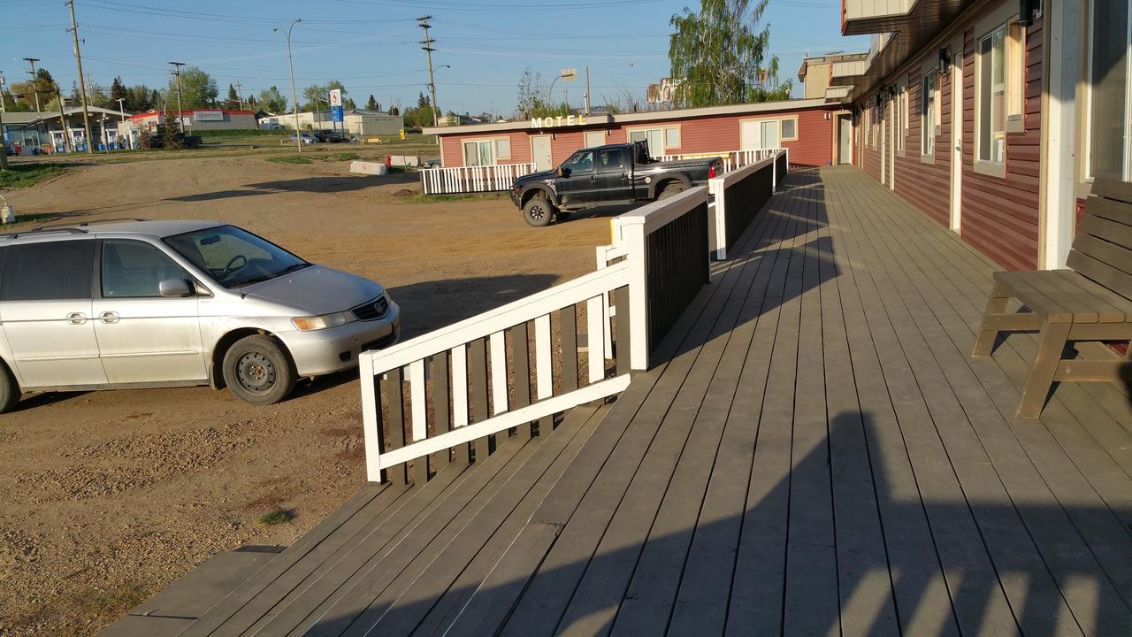 Alahart Motel Довсон-Крік Екстер'єр фото